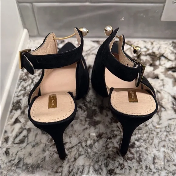 Louise et Cie Black Heels with Gold Details - Picture 4 of 5